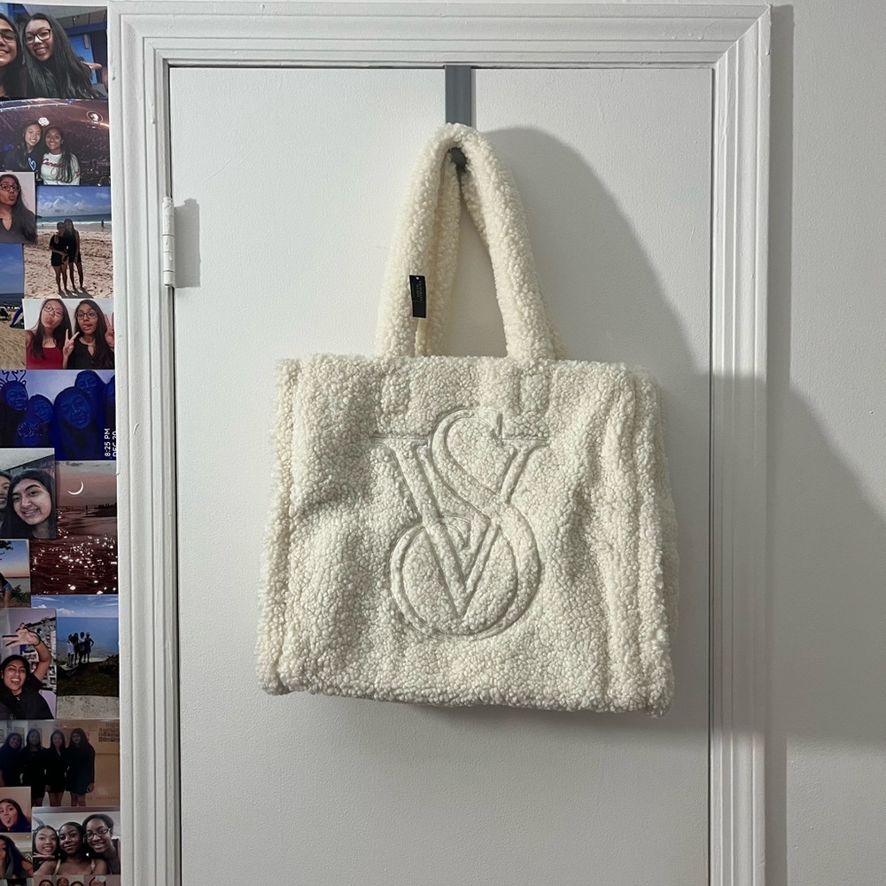 victoria’s secret sherpa tote, new with tags